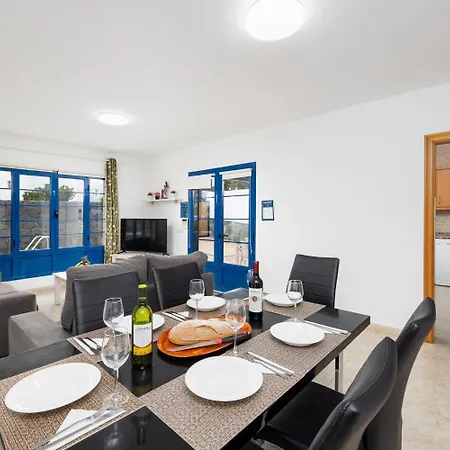 Acomari Villa *