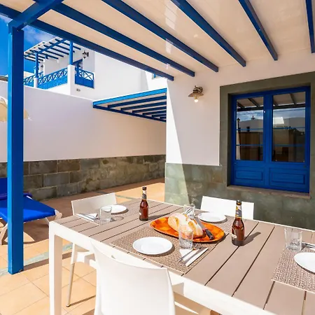 Acomari Villa *